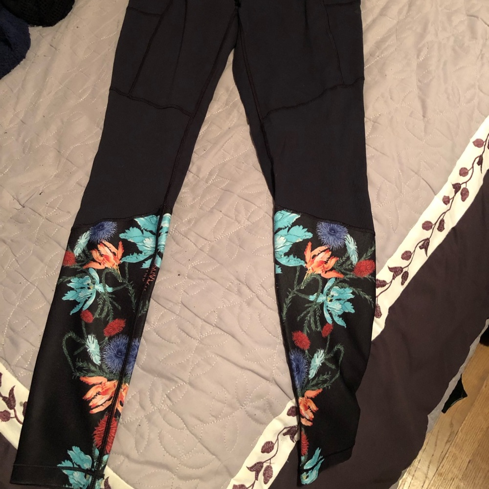 Black/Floral Hi-Rise Calia Leggings